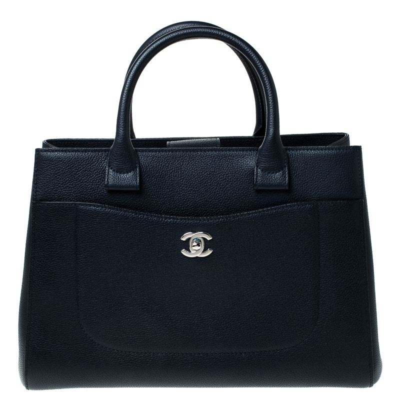 Chanel Cerf Tote: A Complete Guide. Is It Worth Buying In 2023? - Luxe Front