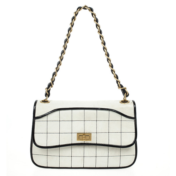 Pre Owned Chanel Leather Square Quilt Flap Bag