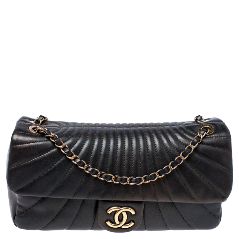 مملوكة مسبقًا Chanel Olive Green Leather Flap Shoulder Bag