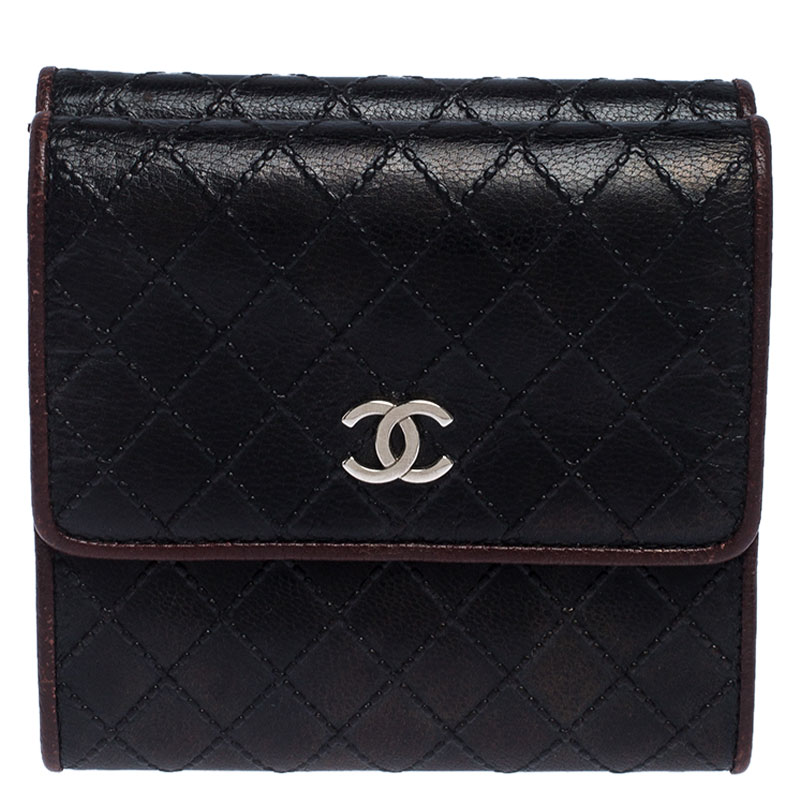 مملوكة مسبقًا Chanel Black/Burgundy Leather Diamond Stitch French Wallet