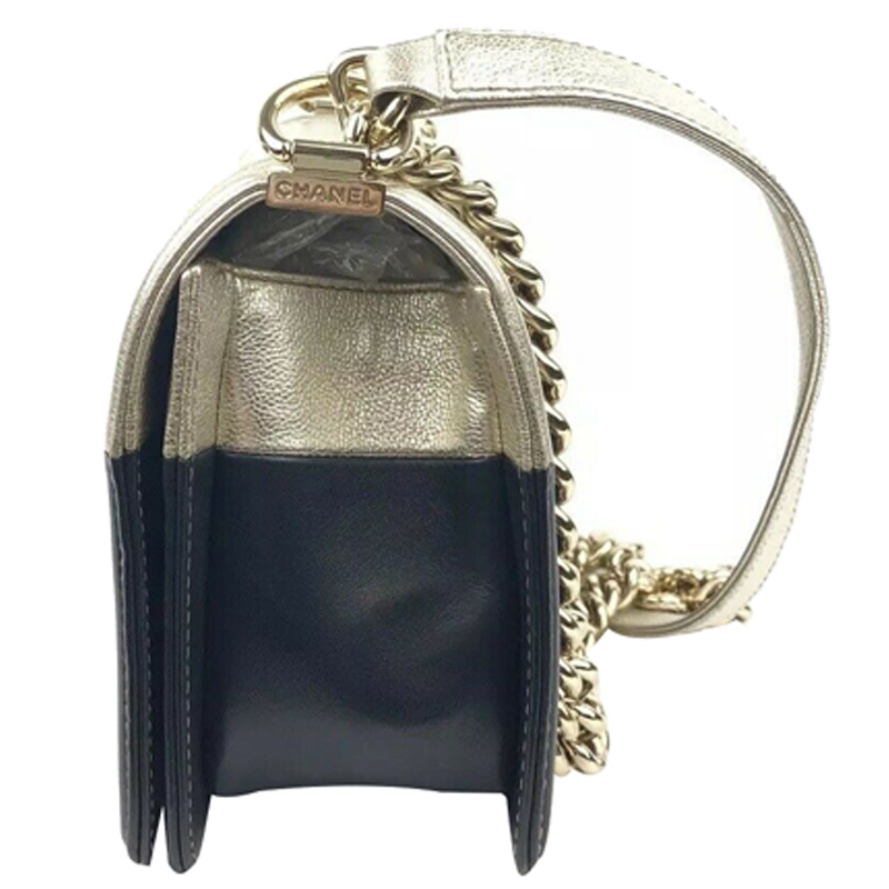 

Chanel Black/Gold Medium Calfskin Leather Flap Bag