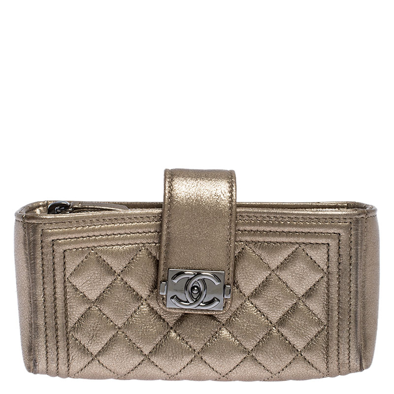 Pre Owned Chanel Metallic Gold Quilted Leather CC Phone Holder Clutch