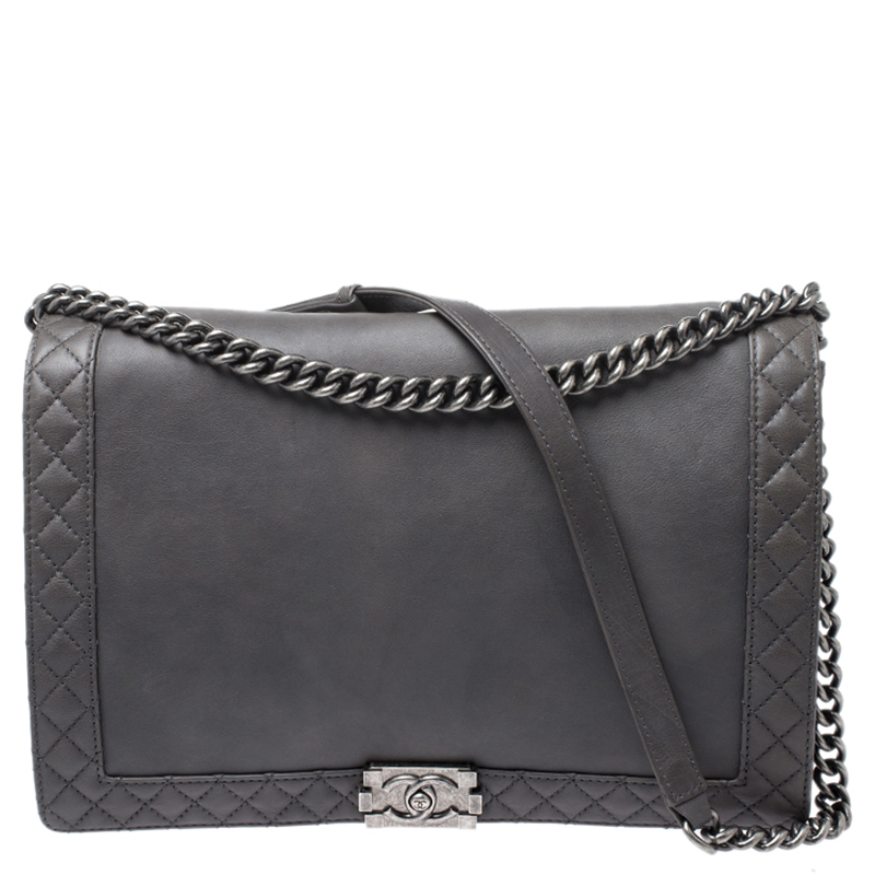 Lappe At give tilladelse tilbagebetaling Chanel Grey Leather Large Reverso Boy Flap Bag Chanel | TLC