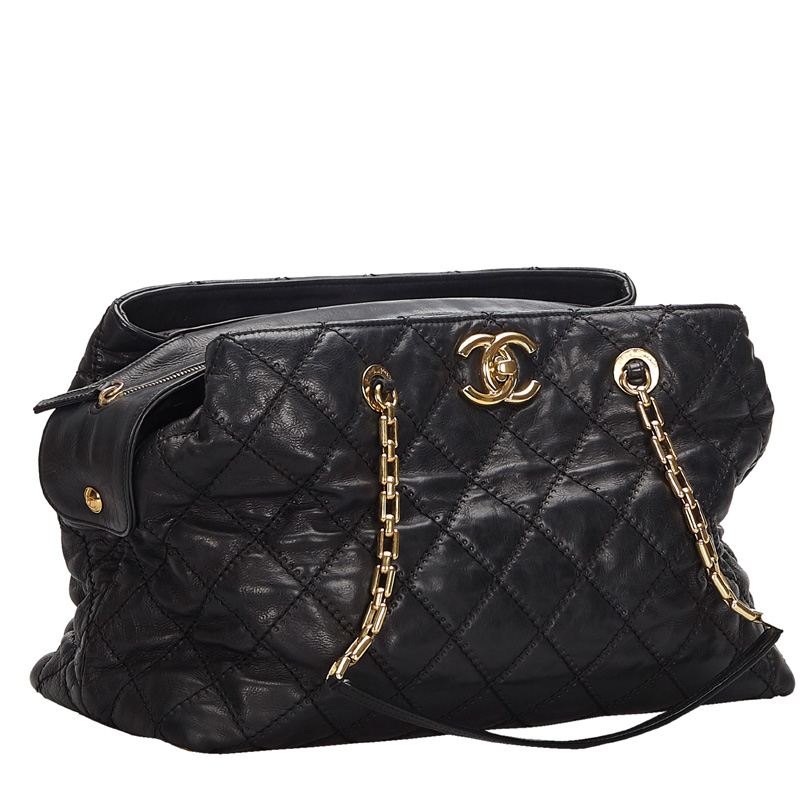 

Chanel Black Quilted Leather CC Shoulder Bag