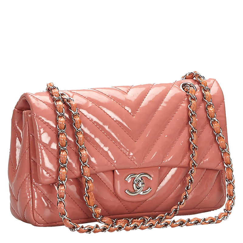 

Chanel Pink Patent Chevron Leather Medium Single Flap Bag
