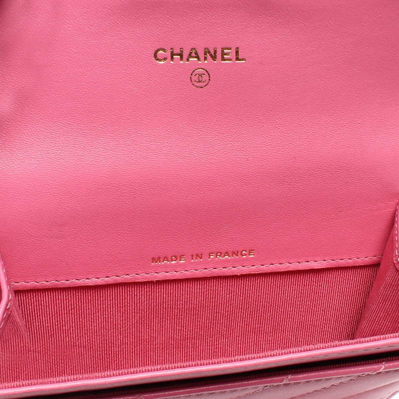 

Chanel Pink Leather V Card Case