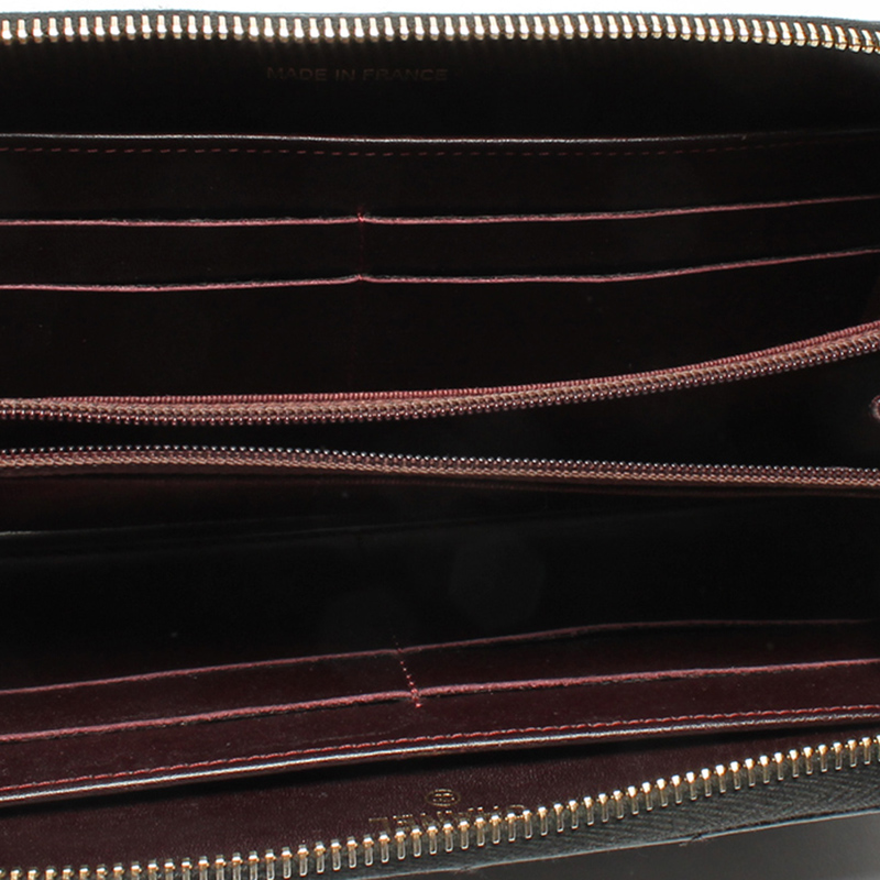 

Chanel Black Caviar Skin Leather Round Zipper wallet