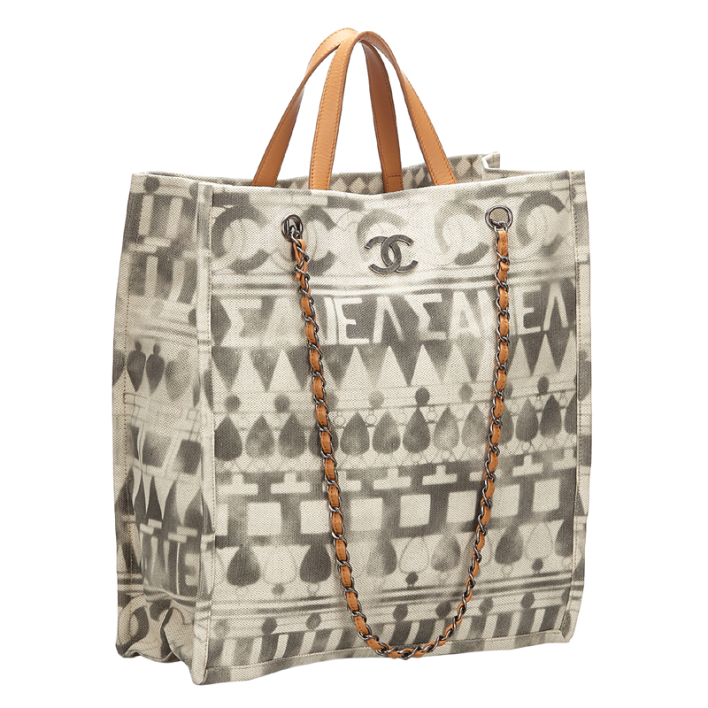 

Chanel White/Gray Canvas  Iliad Shopper Bag, Grey