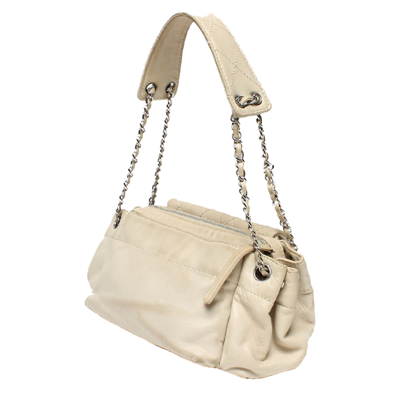 

Chanel White Quilted Leather Chain Shoulder Bag