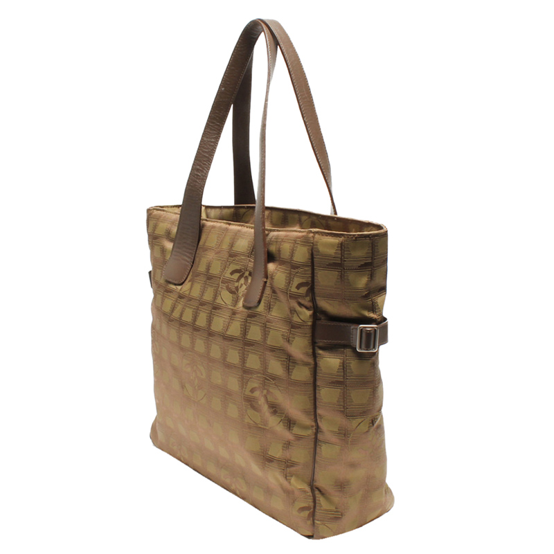 

Chanel Green Nylon New Travel Tote Bag