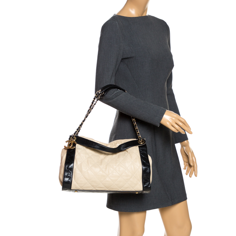 

Chanel Beige/Black Quilted Leather Chain Tote