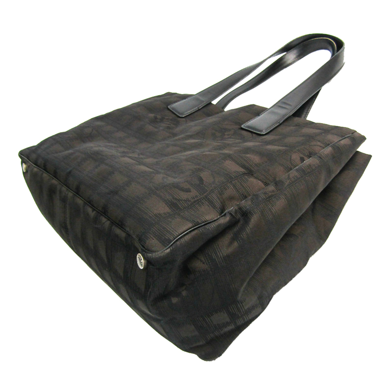 

Chanel Brown Nylon And Leather New Travel Line Tote