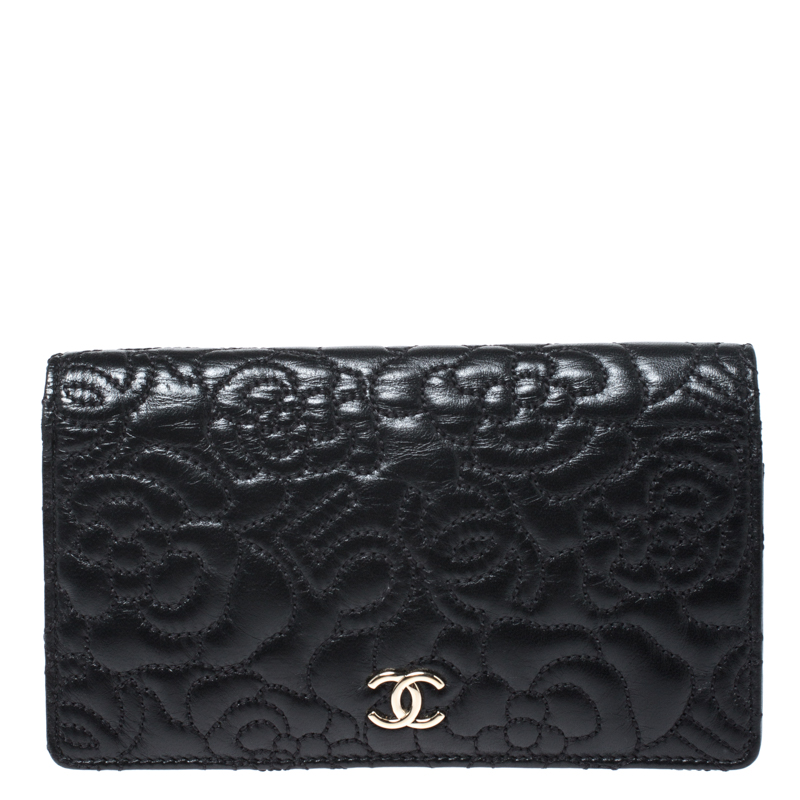مملوكة مسبقًا محفظة شانيل Lين جلد نقش كاميليا سوداء