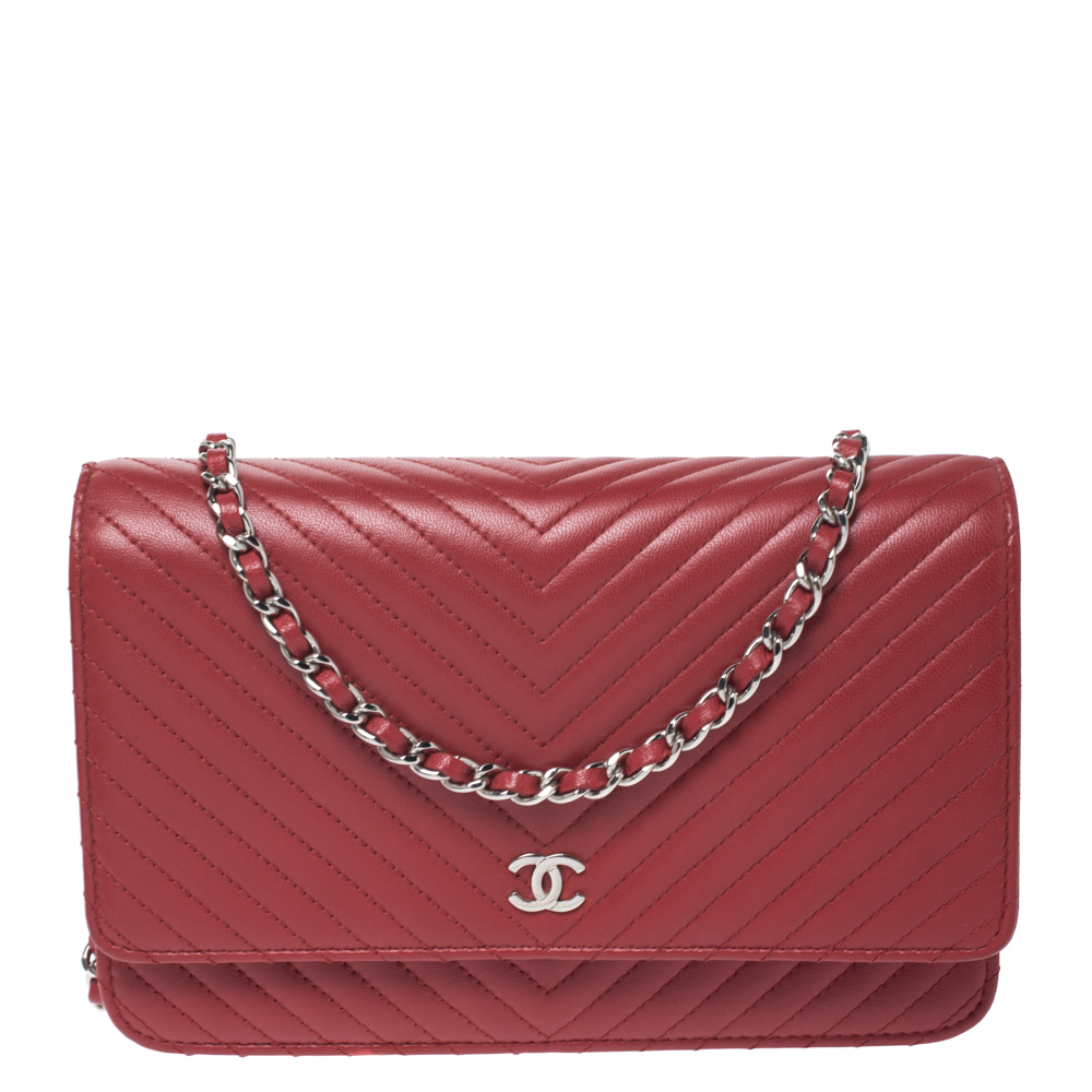 red chanel clutch bag