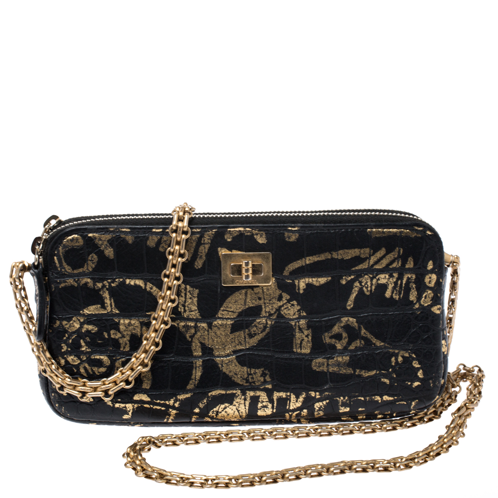 Pre-owned Chanel Black/gold Croc Embossed Leather Graffiti Reissue Woc