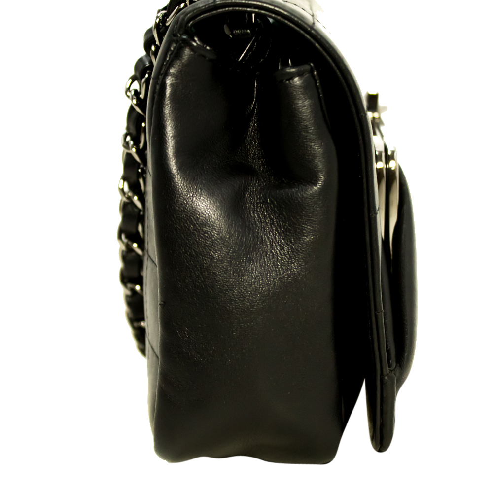 

Chanel Black Lambskin Leather Chain Shoulder Bag