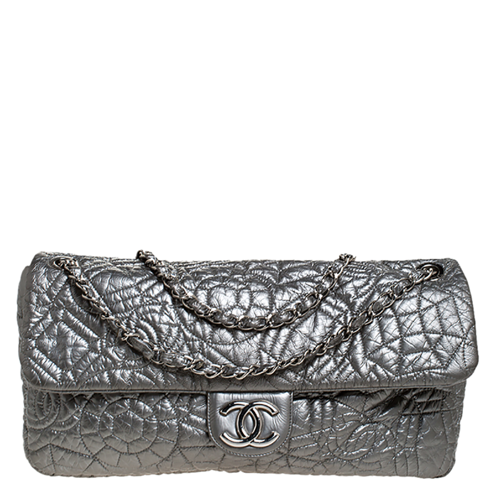 Pre Owned Chanel Metallic Grey Vinyl Rock in Moscow Flap Bag