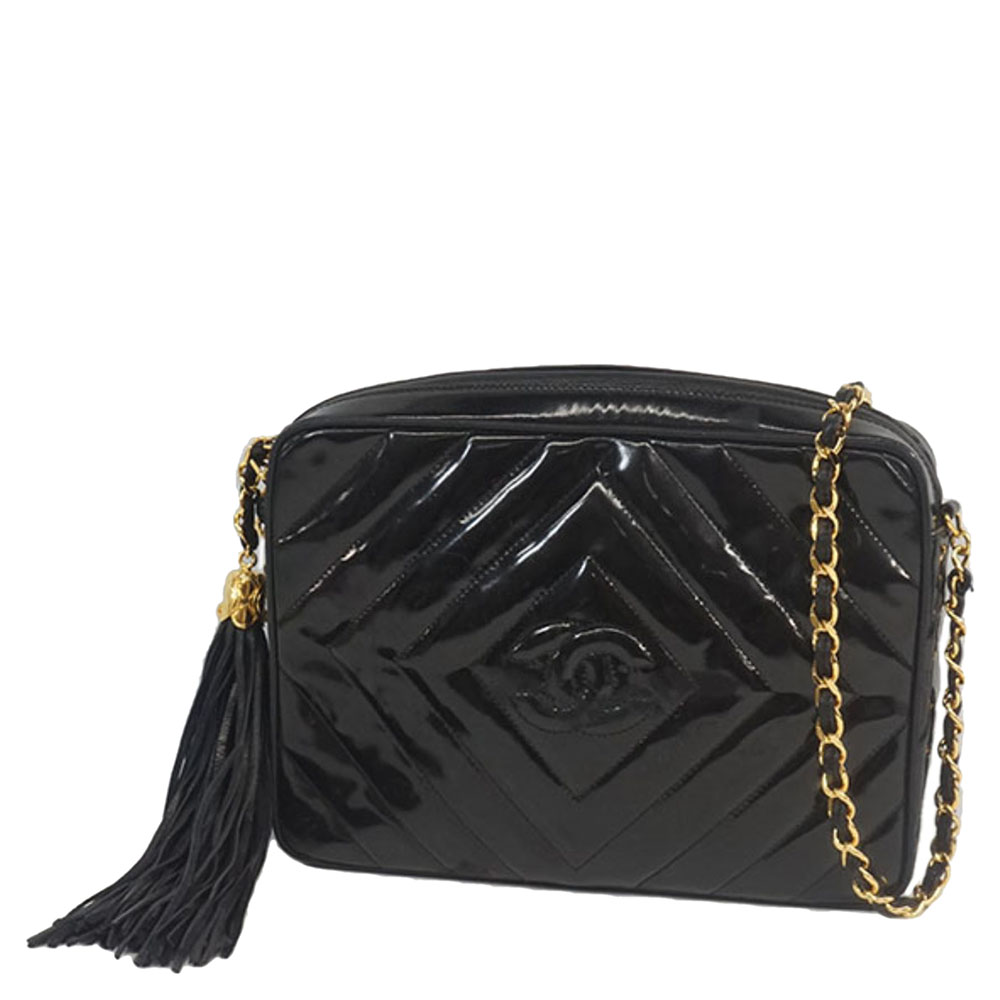 

Chanel Black Diamond Stitch Patent Leather Crossbody Bag