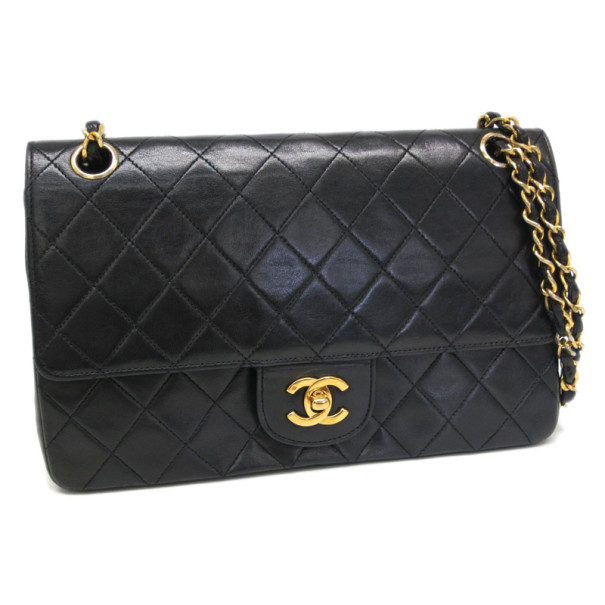 مملوكة مسبقًا Chanel Black Lambskin Medium Flap