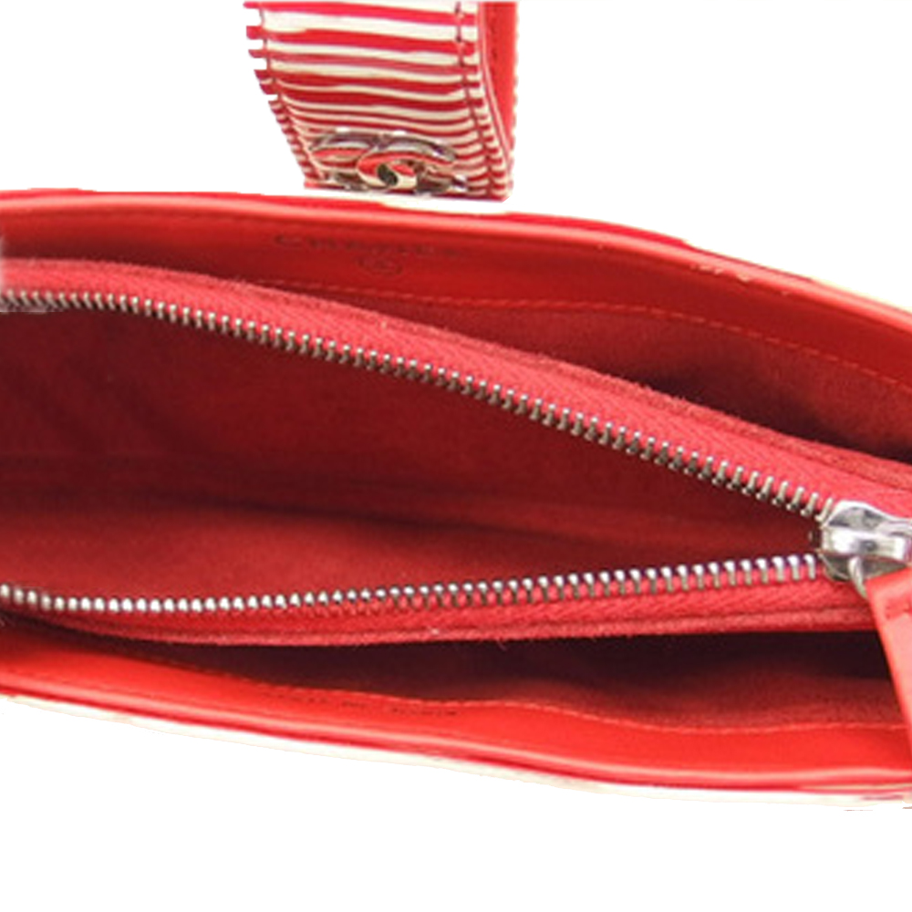 

Chanel Red/White Patent Leather Accordion Clutch