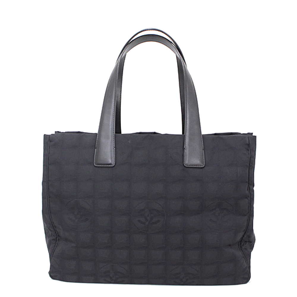 

Chanel Black Nylon New Travel Line Tote MM
