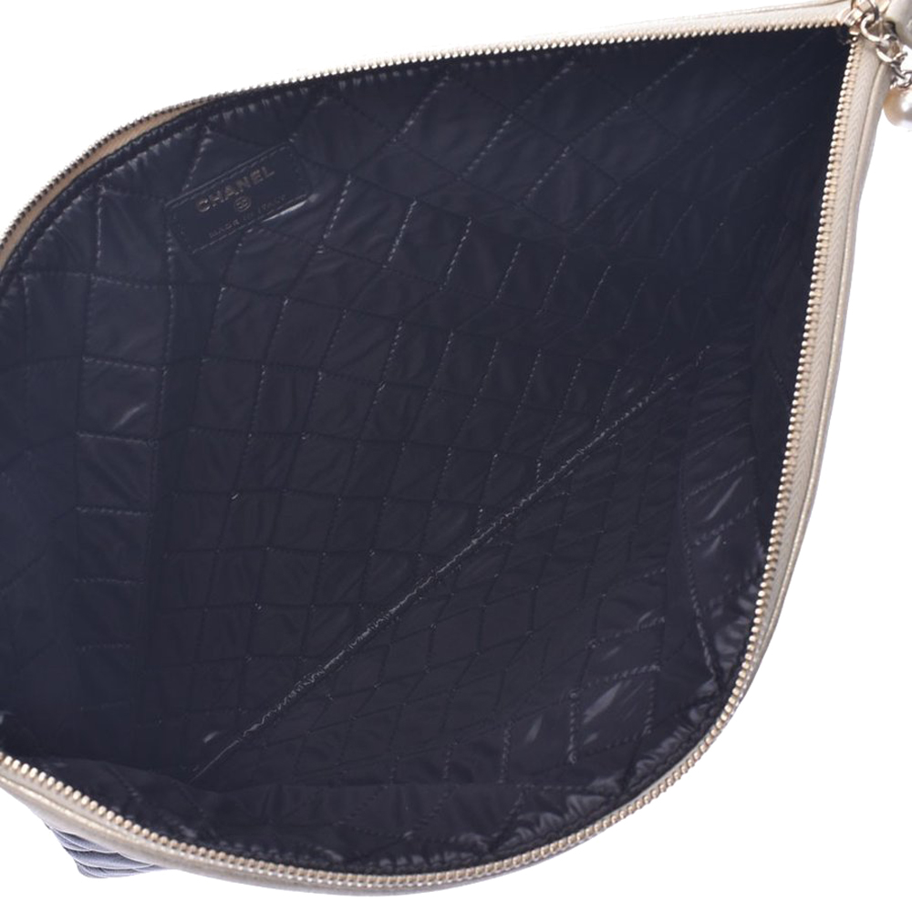 

Chanel Black/Gold Quilted Lambskin Leather Clutch Bag