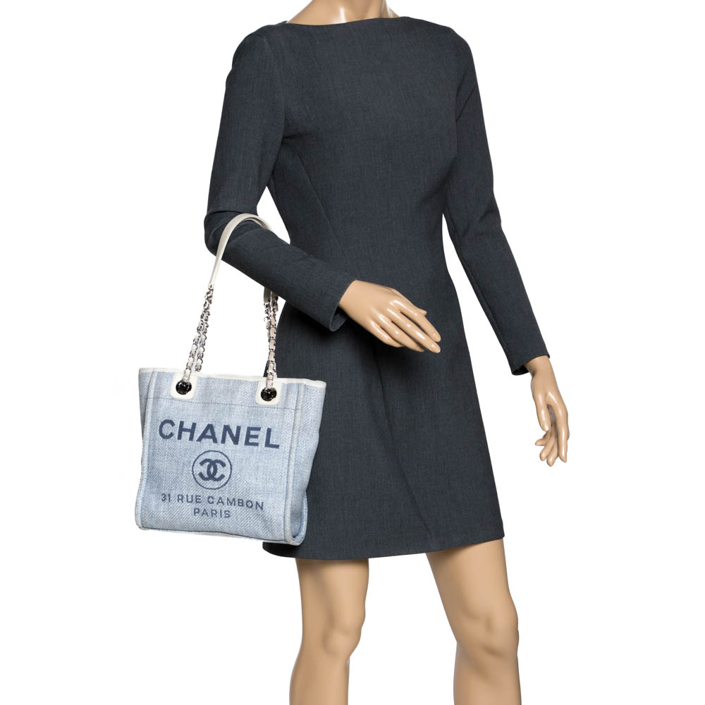 

Chanel Light Blue/White Canvas Deauville Tote