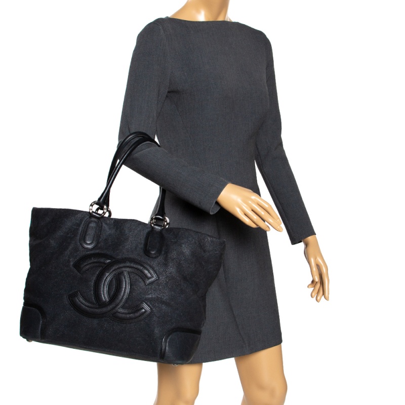 

Chanel Black Leather CC Cup Tote