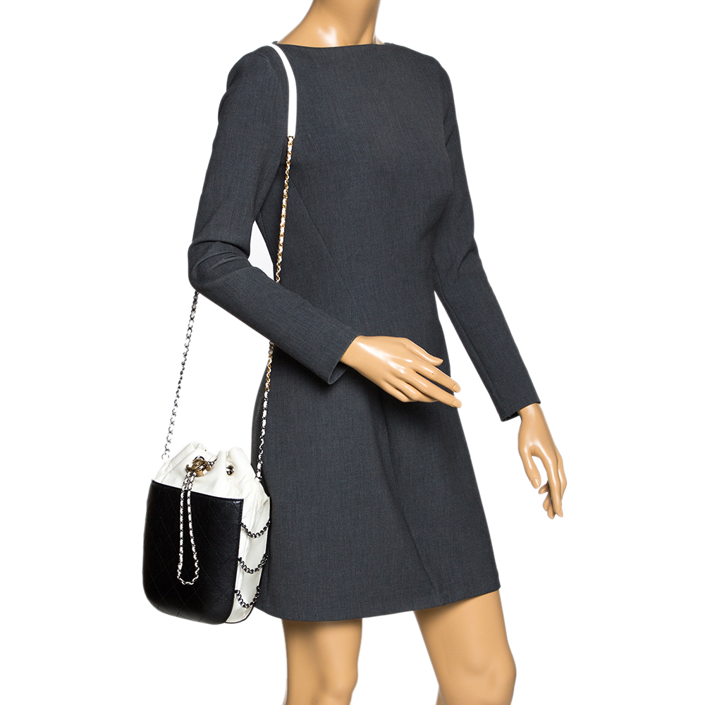 

Chanel White/Black Quilted Leather Gabrielle Bucket Bag