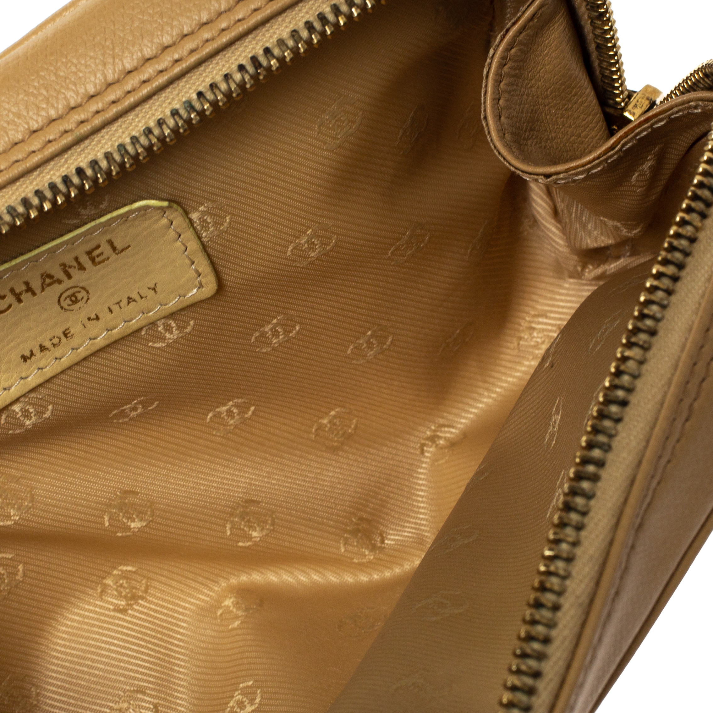 

Chanel Beige Leather Cosmetic Zip Pouch