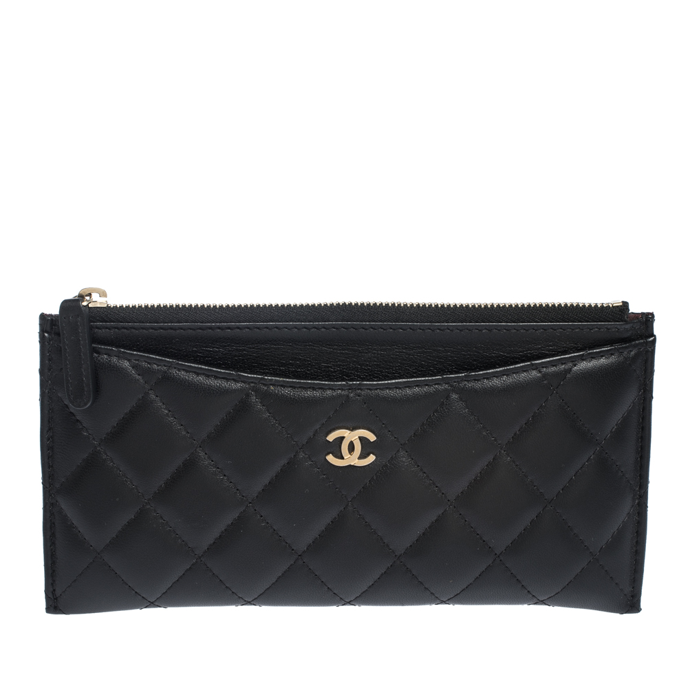 مملوكة مسبقًا Chanel Black Quilted Lambskin Leather Classic Zip Pouch 