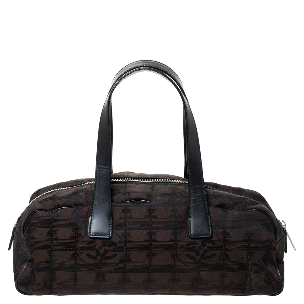 مملوكة مسبقًا Chanel Dark Brown Printed Nylon Travel Ligne Bowler Bag