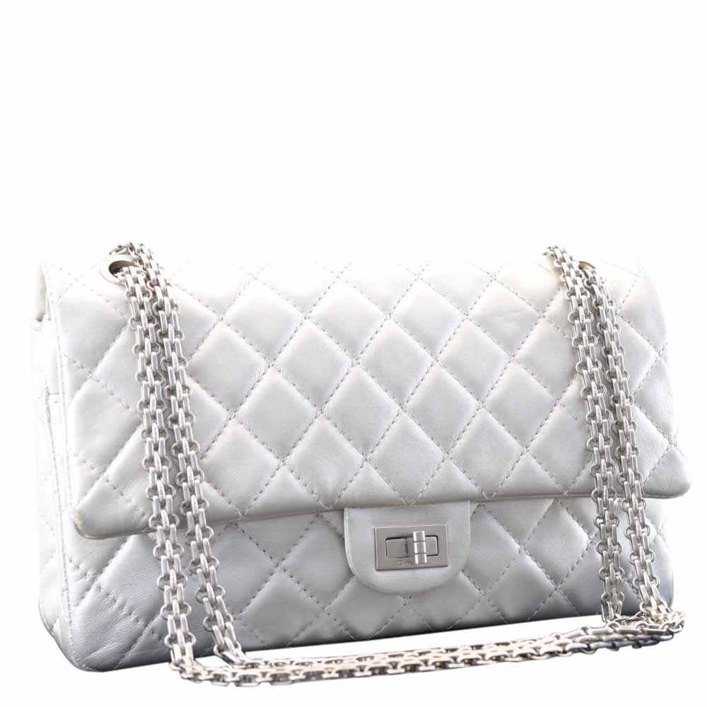 

Chanel Silver Lambskin Leather Chain Shoulder Bag