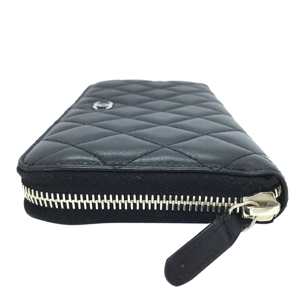 

Chanel Black Quilted Leather Round Zipper Long Wallet