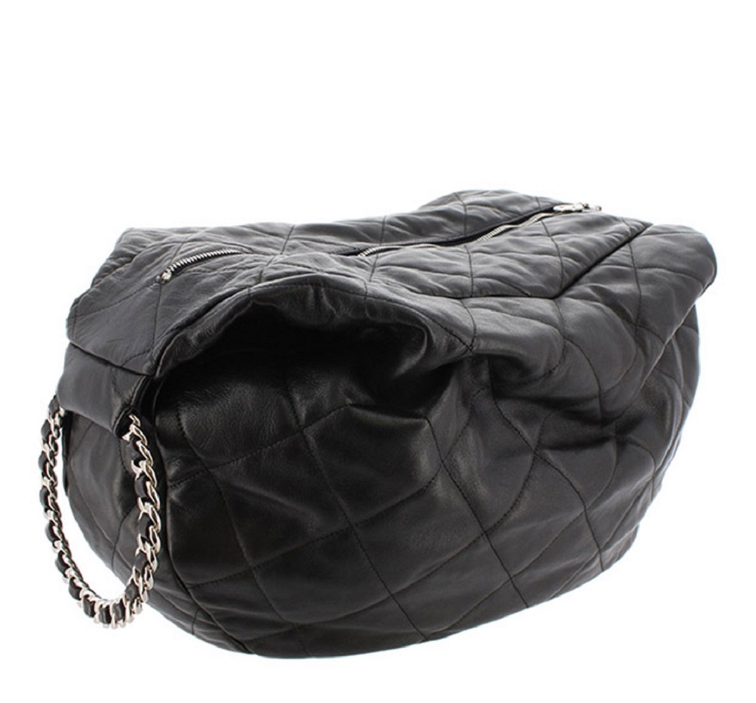 

Chanel Black Matelasse Leather Lambskin Hobo