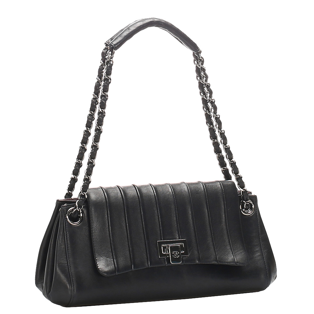 

Chanel Black Lambskin Leather Shoulder Bag