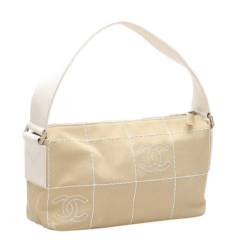 

Chanel Beige/Brown Choco Bar Canvas Shoulder Bag