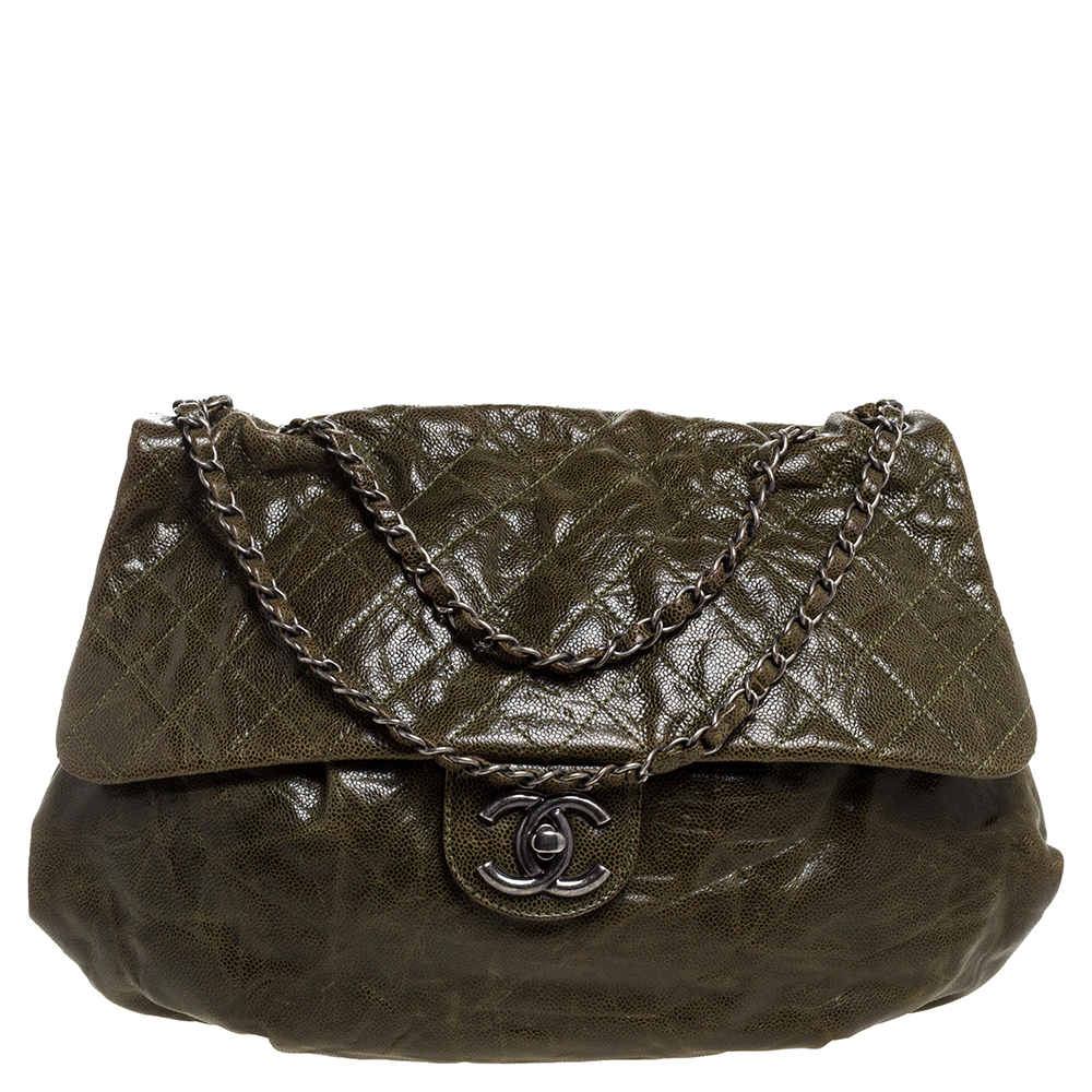Pre Owned Chanel Green Quilted Glazed Caviar Leather Elastic CC Maxi Flap Bag
