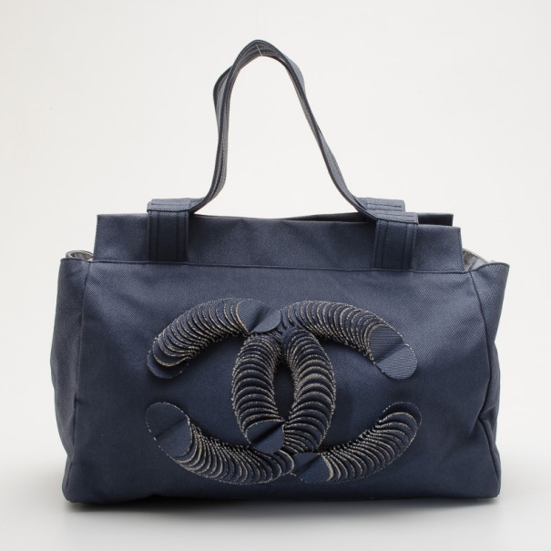 مملوكة مسبقًا Chanel Denim Disc Tote 