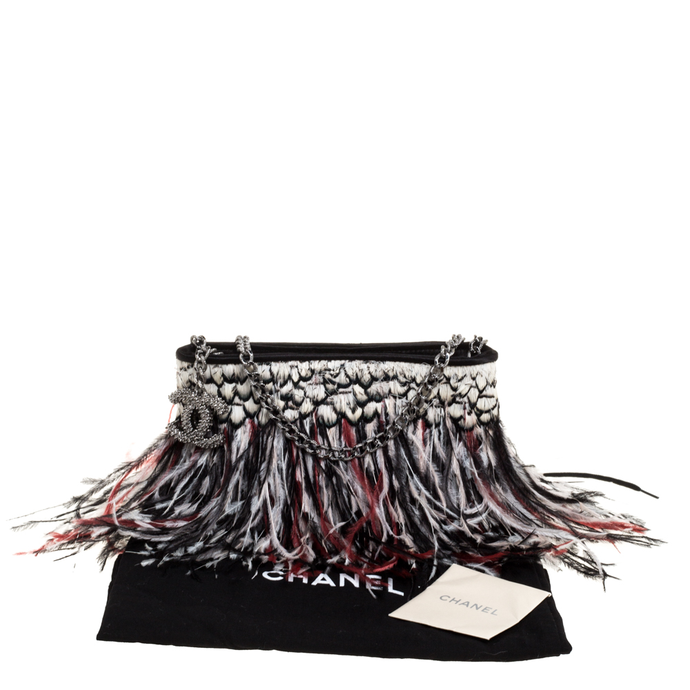 Chanel Chain Strap Shoulder Bag Ostrich Feather at 1stDibs  chanel feather  bag, ostrich feather purse, black ostrich feather bag