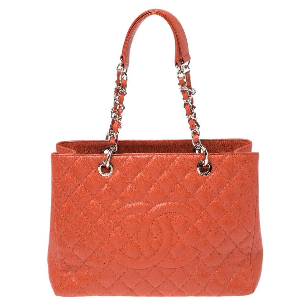 مملوكة مسبقًا حقيبة شانيل غراند شوبنغ جلد كافيار برتقالي مبطن