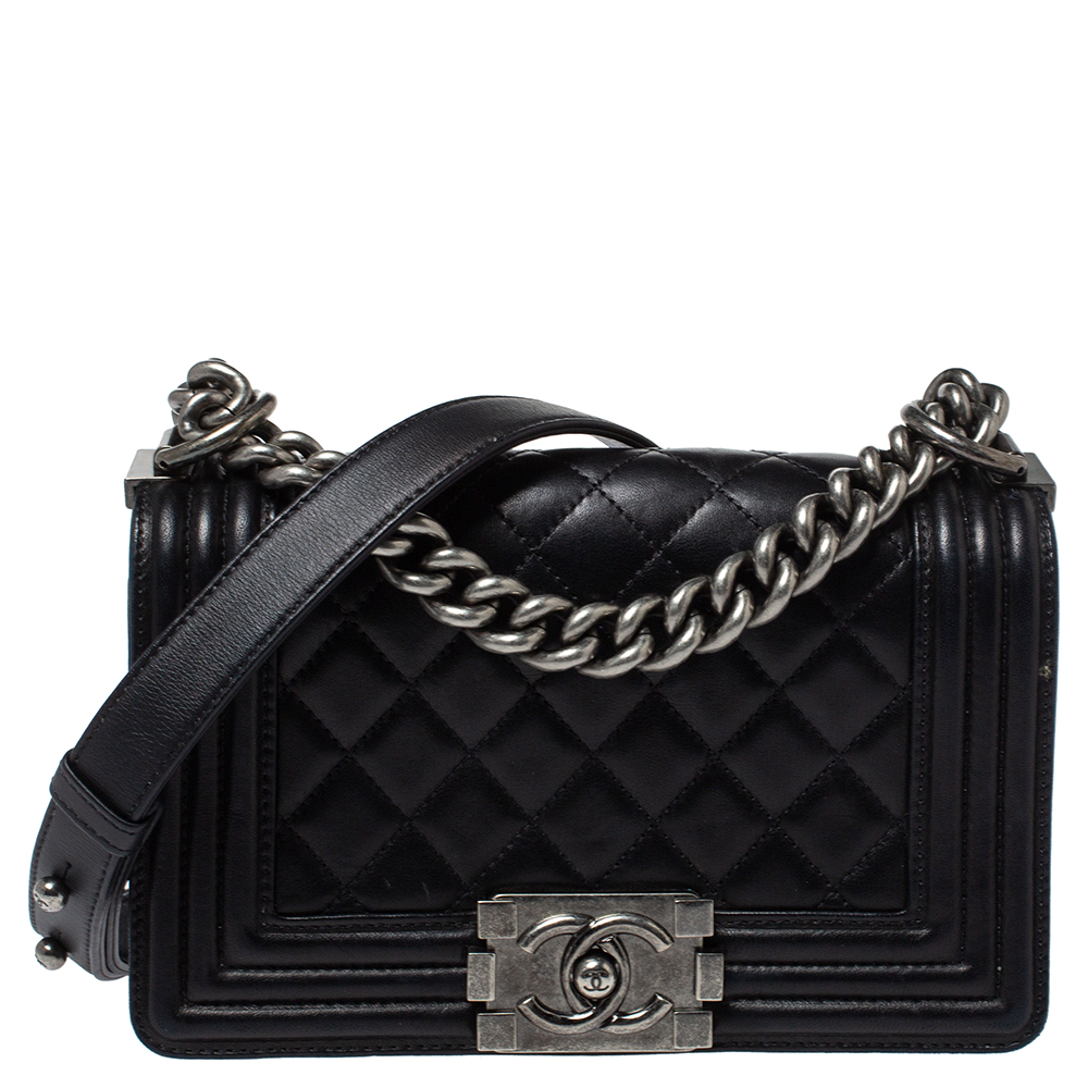 مملوكة مسبقًا Chanel Black Quilted Leather Small Boy Flap Bag