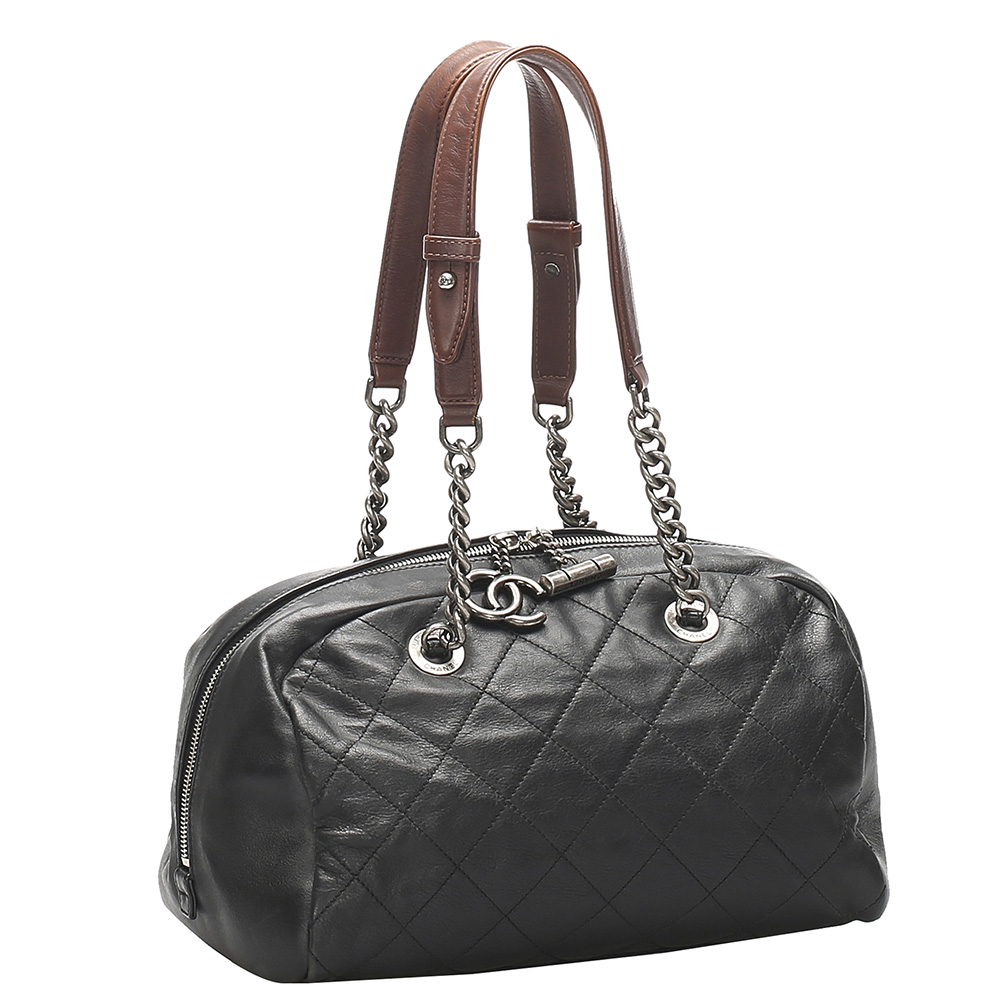 

Chanel Black Lambskin Leather Matelasse Bag