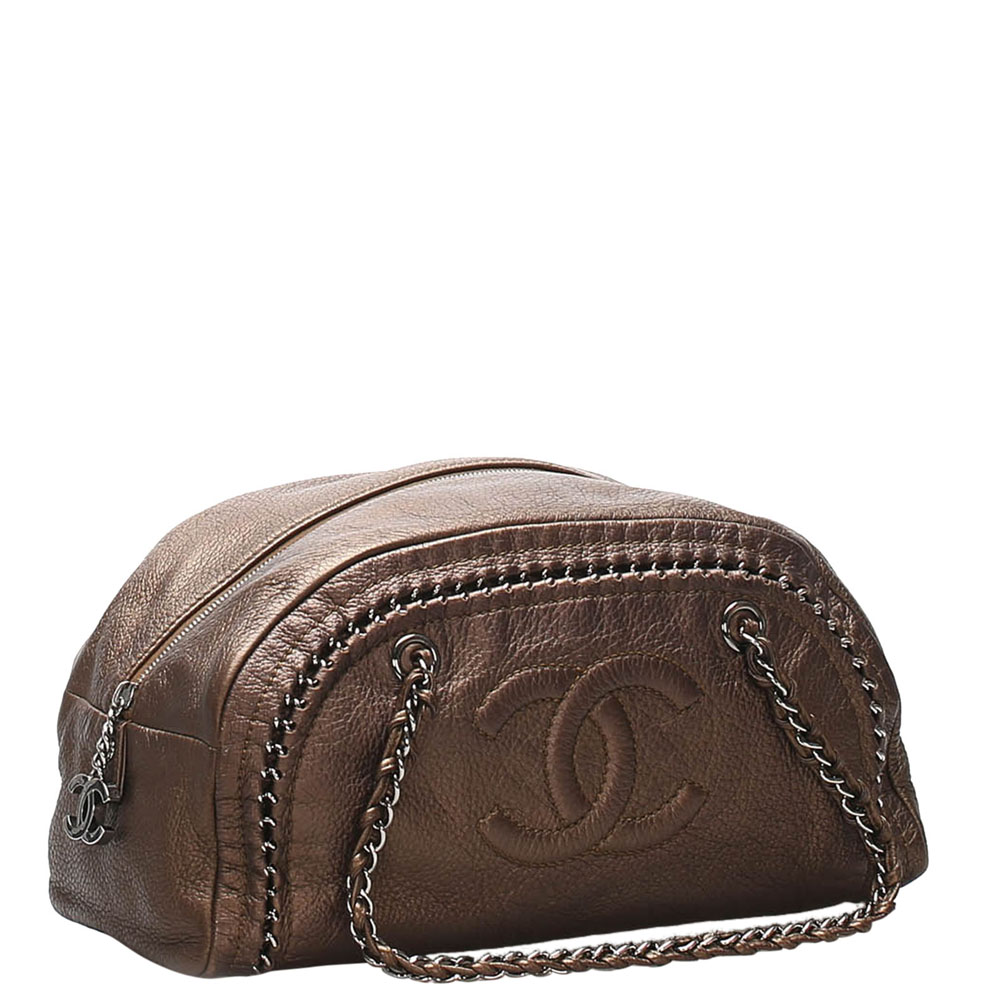 

Chanel Brown Leather Luxe Ligne Bowler Bag