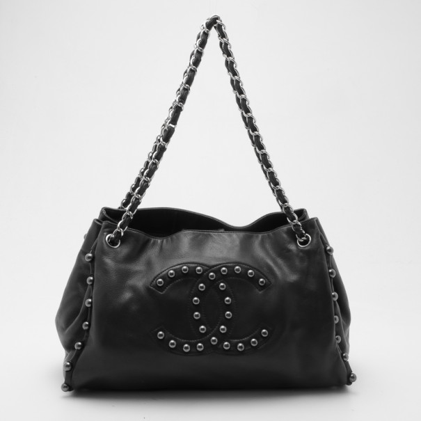 Pre Owned Chanel Black Lambskin Pearl Obsession Tote Bag