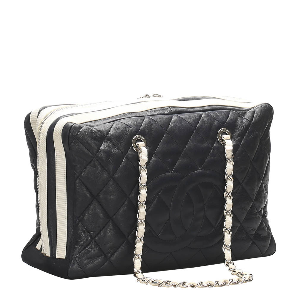 

Chanel Black Leather CC Chain Bag