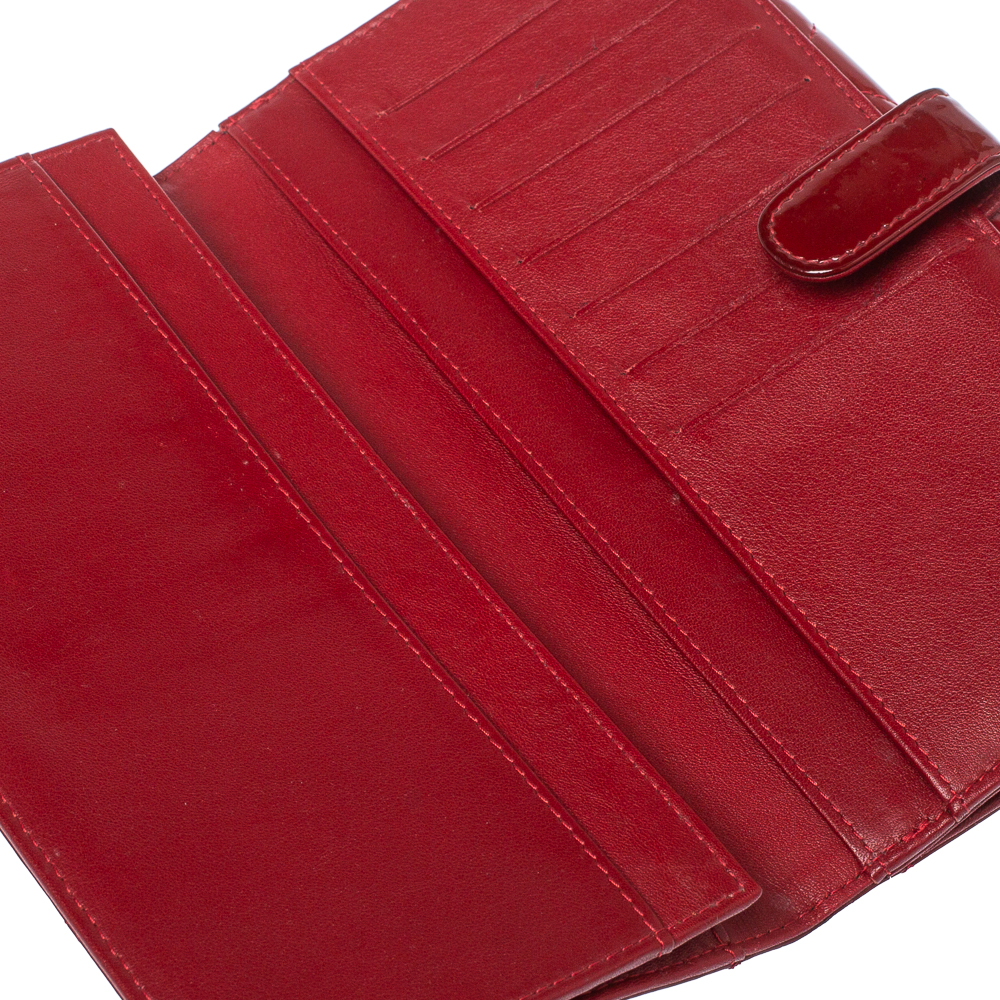 

Chanel Red Quilted Patent Leather CC Brilliant Wallet