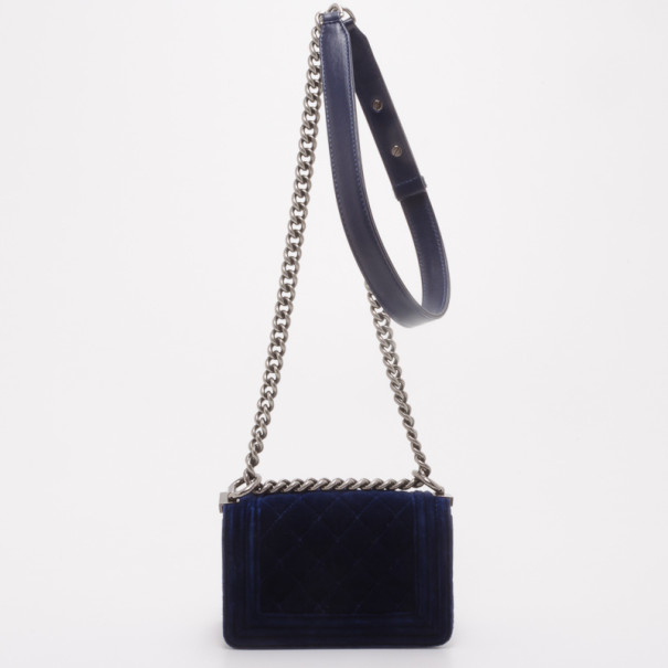 chanel small velvet boy bolsa