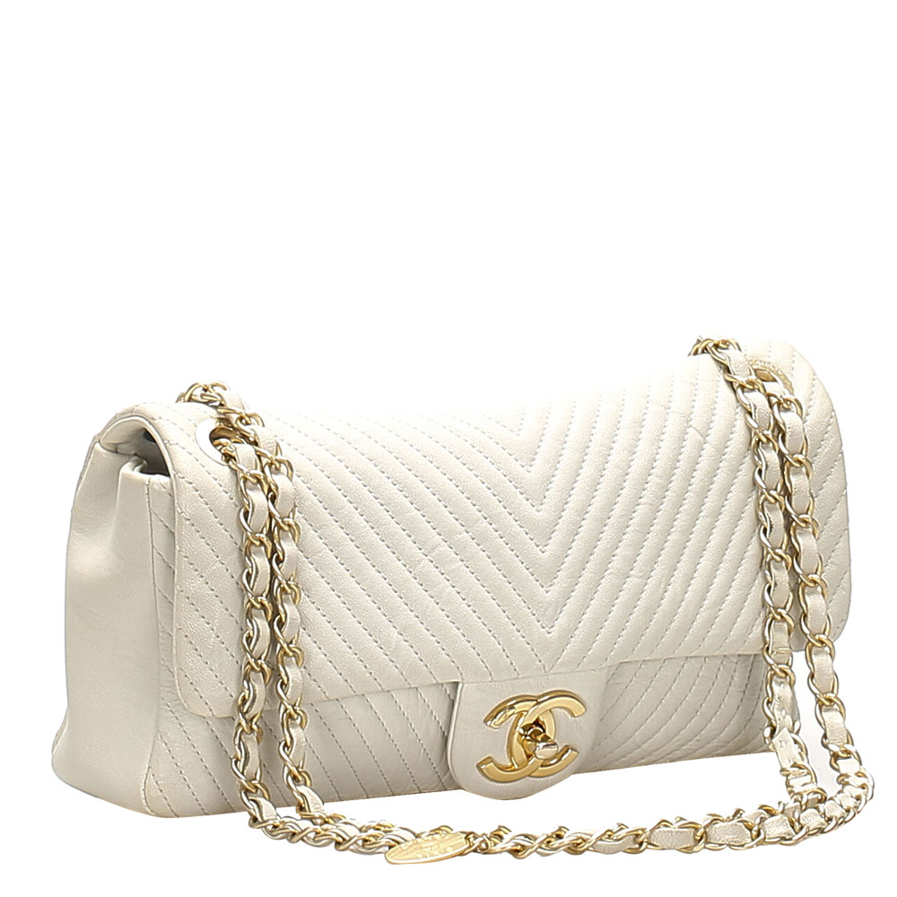 

Chanel White Lambskin Leather Chevron Medium Single Flap Bag