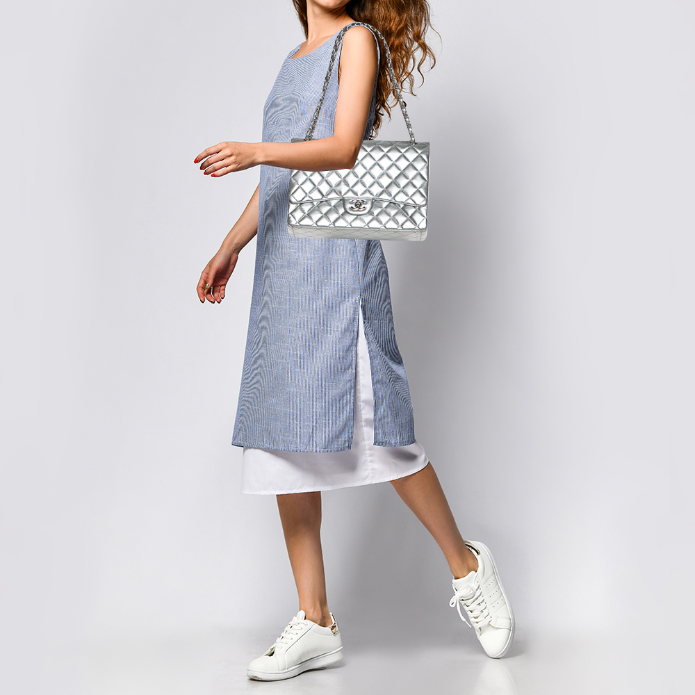 

Chanel Metallic Silver Quilted Leather Maxi Classic Single Flap Bag